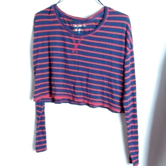 Aeropostale crop top  - Picture 1 of 3